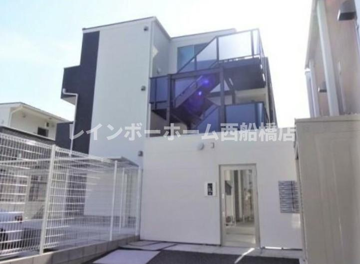 V-room1の外観