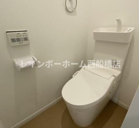 V-room1のトイレ