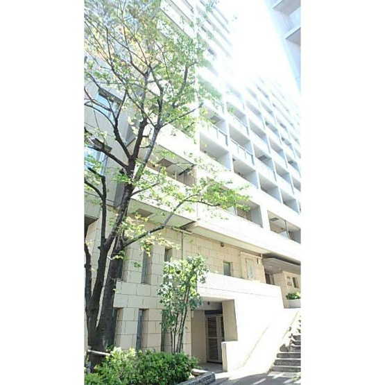 【外観】 | ナビウス西新宿 | 鉄骨鉄筋コンクリート造のがっちりとした建物。