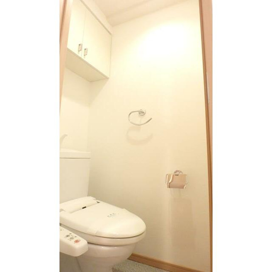 【トイレ】 | ナビウス西新宿 | 温水洗浄便座。