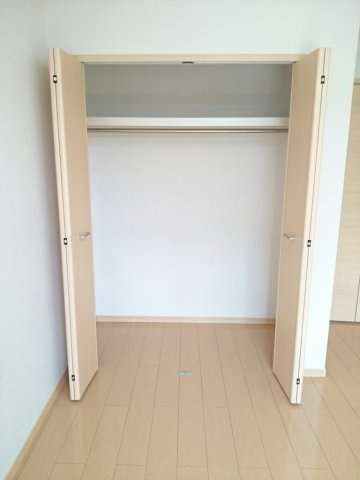 サン・ビレッジ・西方　Ⅱの収納|こまごまとしたものを収納できそうですね