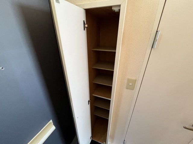 レオパレス蓮華の内装|※同タイプ部屋の写真となります（シューズボックス）