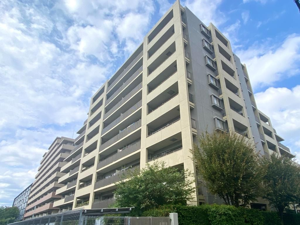 三鷹市下連雀８丁目の中古マンションの外観