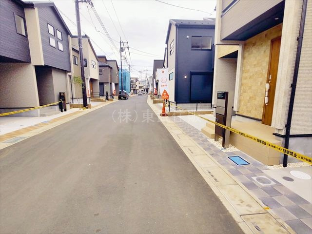 【前面道路含む現地写真】の画像