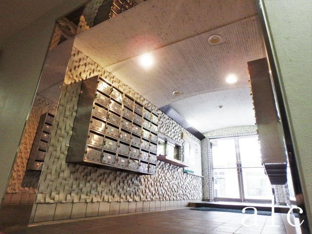 TOP東高円寺【トップヒガシコウエンジ】のエントランス|ゆとりのあるエントランスです