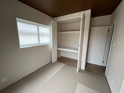 【和室】 | 星和台５丁目　新築戸建 | 収納も大きいのでお部屋が広くお使いいただけます。