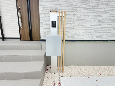 【設備】 | 沖縄市桃原（全2棟）ラスト1号棟 | 1号棟　オシャレなポスト♪