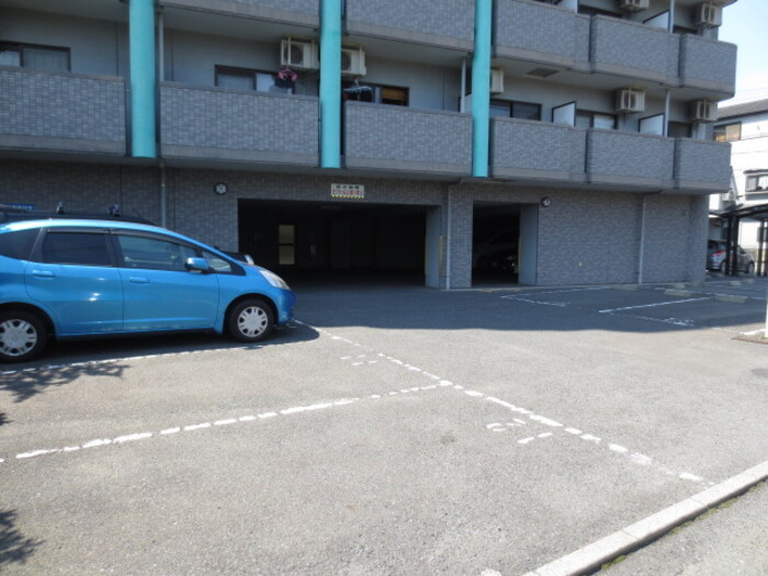 木下鉱産ビルⅡの駐車場