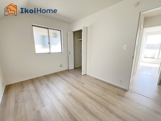 明石市魚住町西岡　全4棟C号棟　新築戸建の子供部屋|◆同社施工例◆全居室ペアガラス標準装備。一般の窓ガラスの２倍の断熱効果がございます。