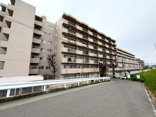 パークテラス桂川の外観|≪些細なことでもご相談ください！≫
地元に詳しいスタッフにもご相談可能！
短時間のご見学＆ご相談も受付中！
現地（2026年3月）撮影