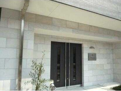 ライジングプレイス浅草五番館のエントランス