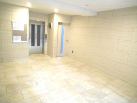 ライジングプレイス浅草五番館のロビー