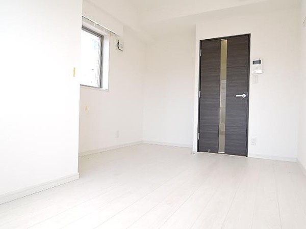 ライジングプレイス浅草五番館の洋室