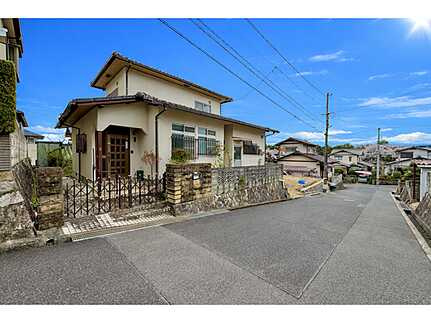 安佐南区毘沙門台２丁目 の前面道路含む現地写真