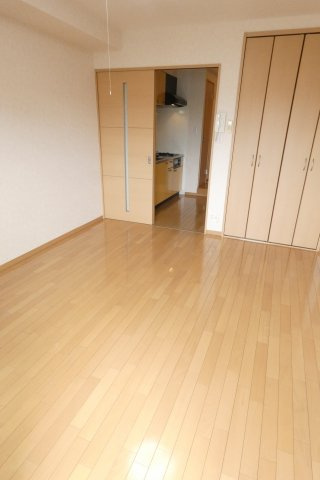 【居間・リビング】 | クィーンライフ勝山北　仲介手数料無料