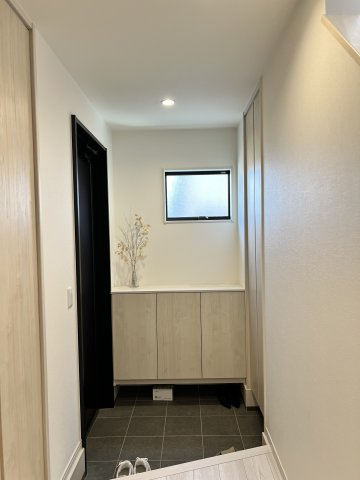 中区江並　中古戸建の玄関