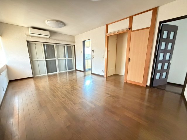 紀の川市貴志川町岸宮・中古戸建・116404の居間・リビング