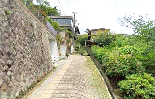 甲陽園西山町の前面道路含む現地写真