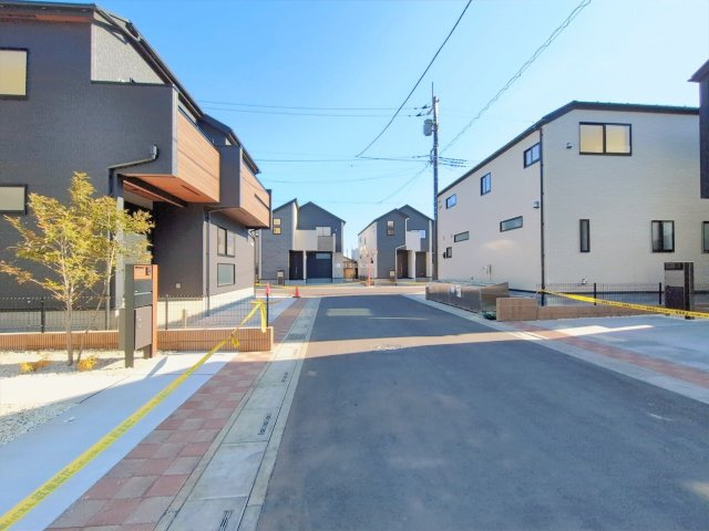 ふじみ野市大井中央１丁目の新築一戸建の前面道路含む現地写真