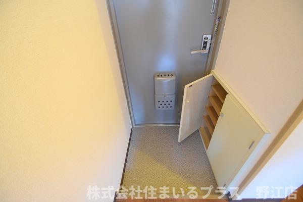 レジデンス野江の玄関