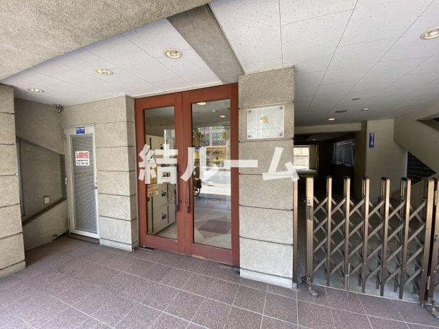 板橋区成増１丁目の賃貸マンションのエントランス
