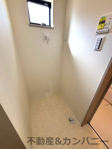 フォレクス保免上A号棟　松山市保免上2丁目の新築戸建のランドリースペース