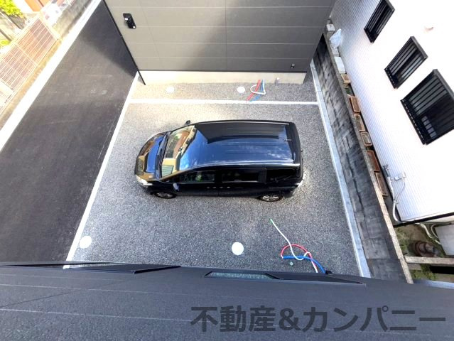 フォレクス保免上A号棟　松山市保免上2丁目の新築戸建の駐車場|車をお持ちの方に嬉しい駐車場付きの物件です