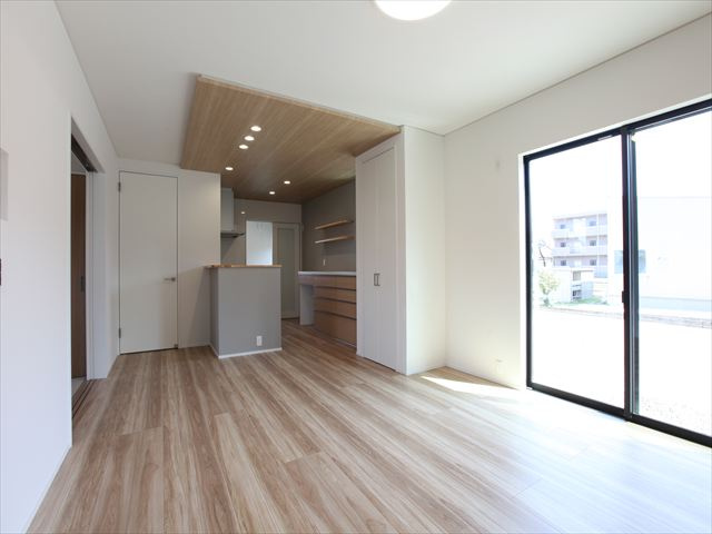 【居間・リビング】の画像