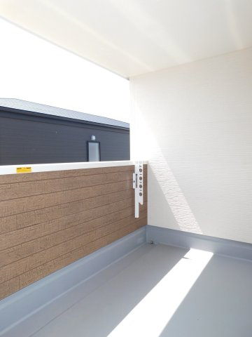 北名古屋市熊之庄六の坪の新築一戸建のバルコニー|◇バルコニー◇　　急な天候の変化でも安心なインナーバルコニー♪　