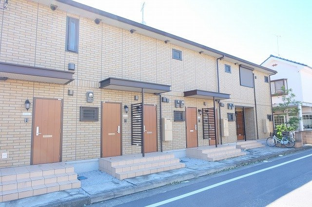 ファミール緑町のエントランス