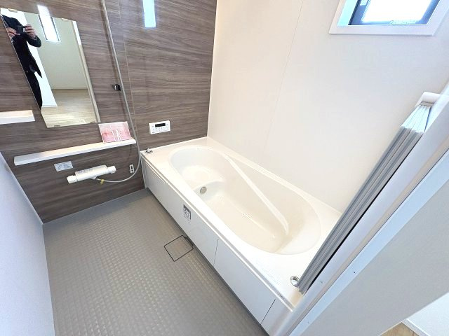【浴室】 | 糟屋郡志免町桜丘3丁目5期　1号棟（全2棟）【仲介手数料無料・0円】 | 現地写真。浴室です。