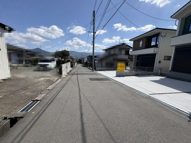 【その他】 | 糟屋郡志免町桜丘3丁目5期　1号棟（全2棟）【仲介手数料無料・0円】 | 現地写真。前面道路です。