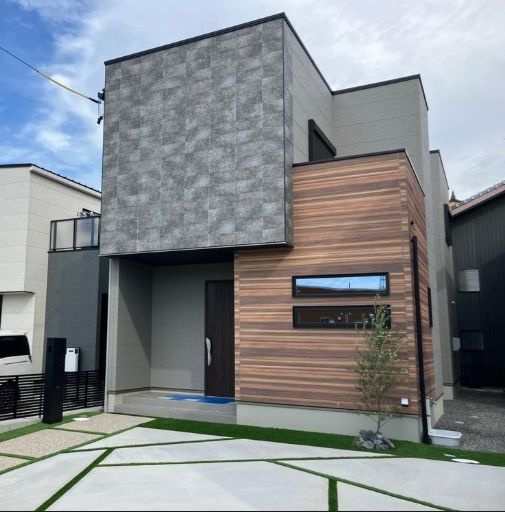 半田市庚申町2丁目　2号棟の外観