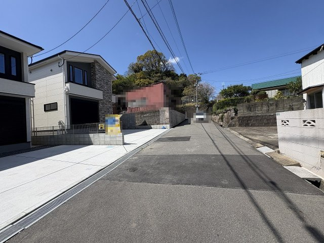 【その他】 | 糟屋郡志免町桜丘3丁目5期　2号棟（全2棟）【仲介手数料無料・0円】 | 現地写真。前面道路です。