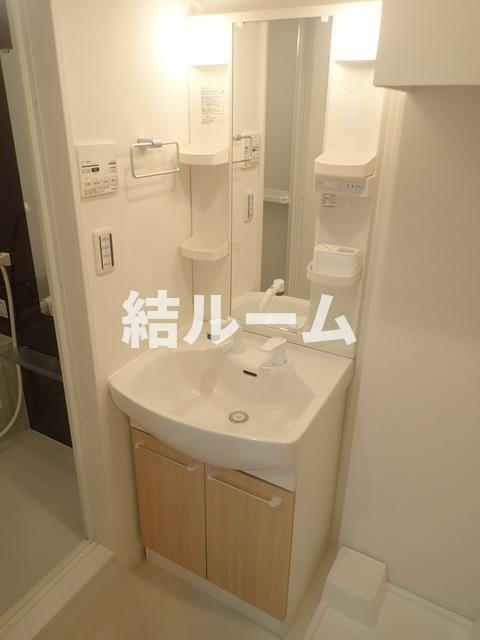 練馬区春日町１丁目のアパートの洗面所