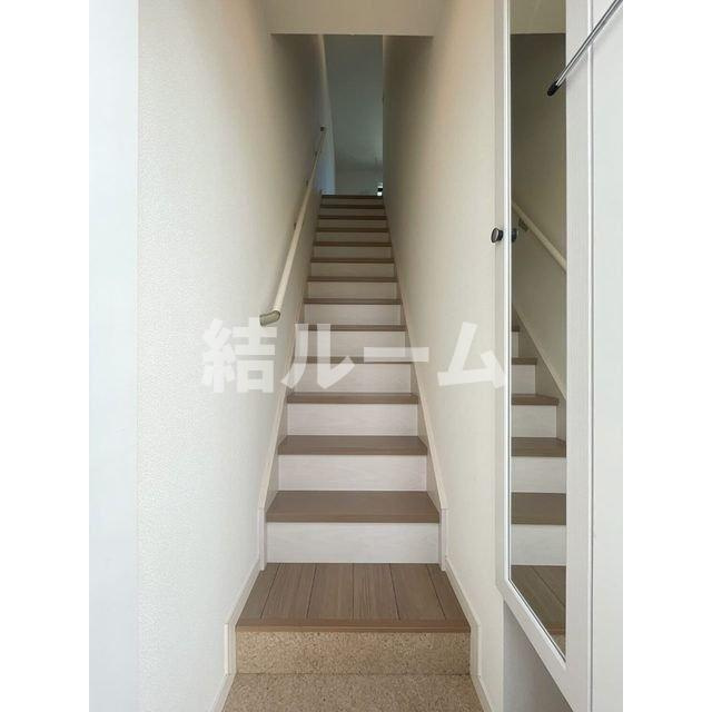 練馬区春日町１丁目のアパートの玄関