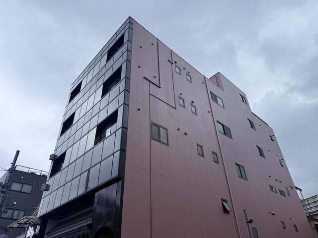 鈴木ビルの外観