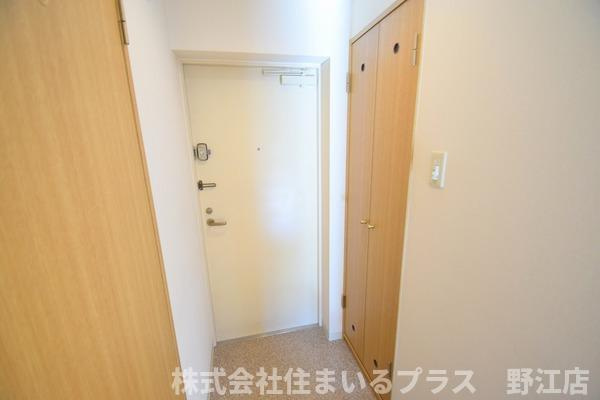 チャコーレ岡本の玄関