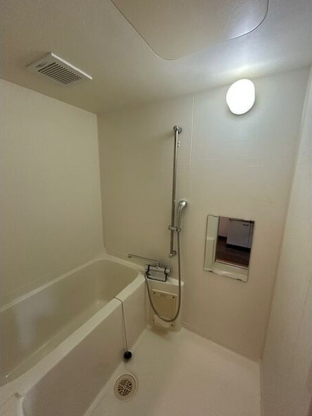 フォーサイト南鶉の浴室