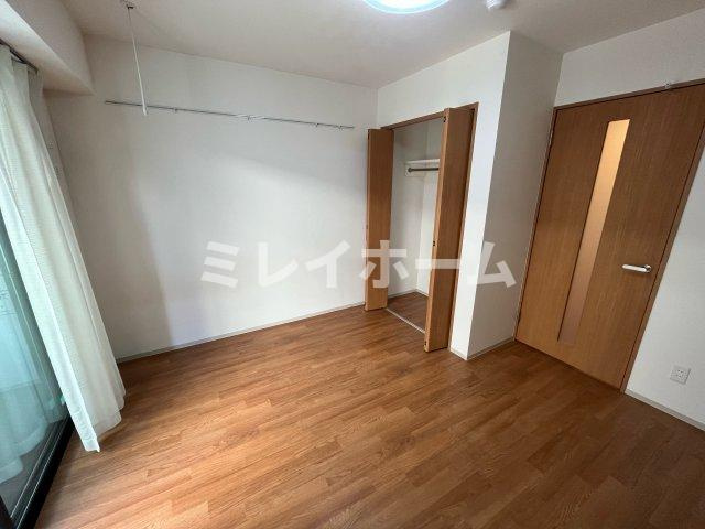 SUNRESIDENCEの居間・リビング|同建物内別のお部屋の参考写真になります。