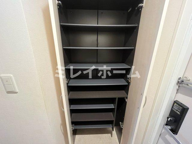 SUNRESIDENCEの玄関|同建物内別のお部屋の参考写真になります。