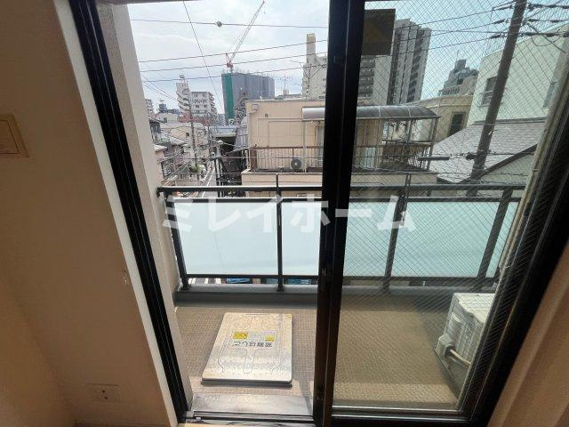ガーデンハウスのバルコニー