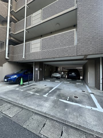 グランフォーレ箱崎ステーションプラザの駐車場