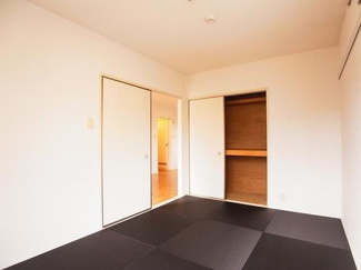 【収納】 | グリーンコーポＧ棟 | ５．５帖。角部屋で２面採光。モダン畳のお部屋です。