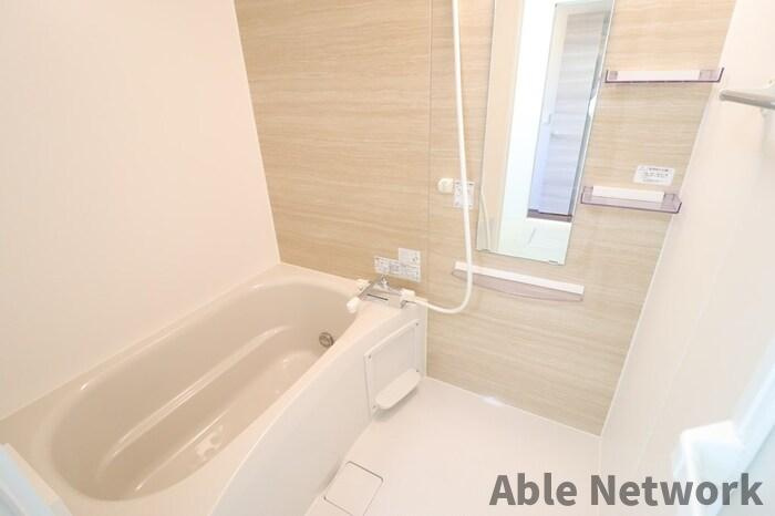 ヒル ヴァレイBの浴室