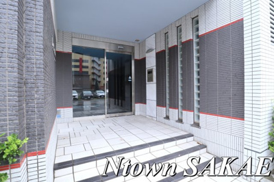 【エントランス】 | ル　セルクル | 落ち着いたエントランスです