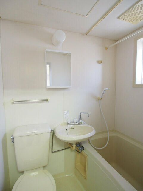 サンライズ西池袋の浴室