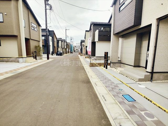 【前面道路含む現地写真】の画像