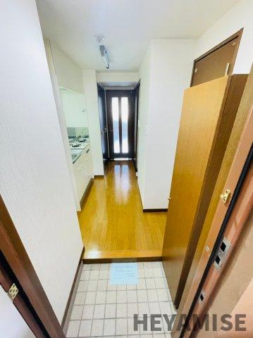 リバーサイドハウスの玄関|※類似間取りの別のお部屋の写真です※