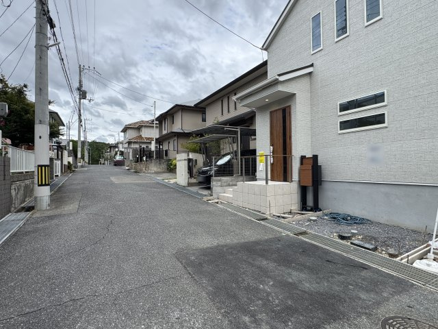 神戸市西区竹の台１丁目新築戸建A号棟の前面道路含む現地写真